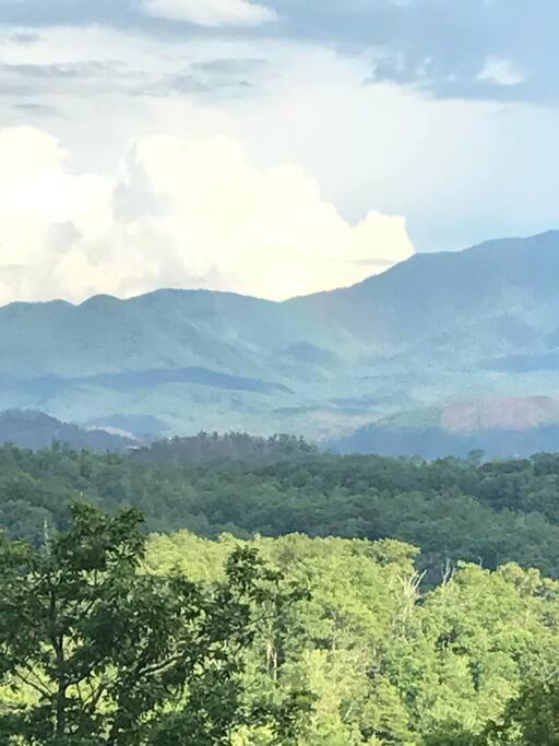 Ferienhaus Solid Ground With Yard! Pigeon Forge